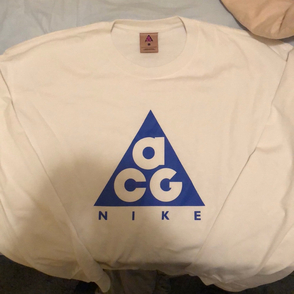 Nike ACG Long Sleeve T-shirt Men’s Large